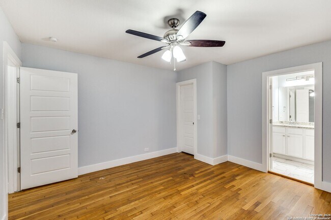 Building Photo - 223 Kayton Ave