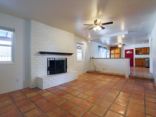 Building Photo - ? Stunning Mountain-View Home with Private Pool & All Utilities Included!!