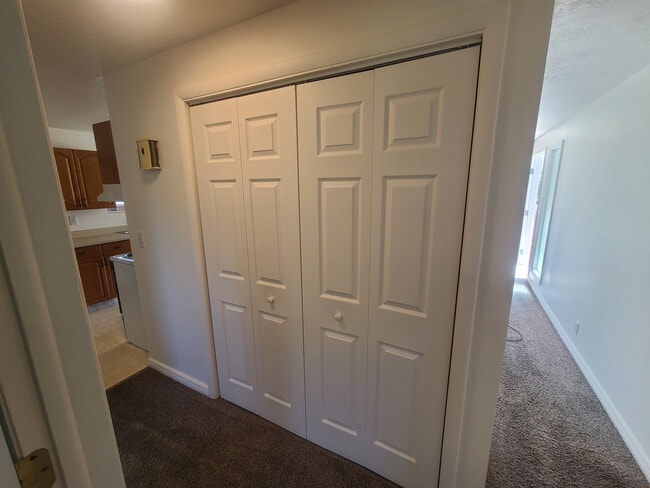 Building Photo - 117 Ranch Dr