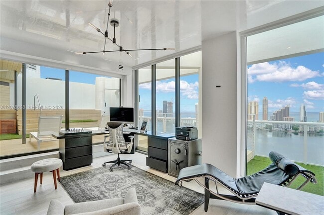 Building Photo - 4000 Island Blvd