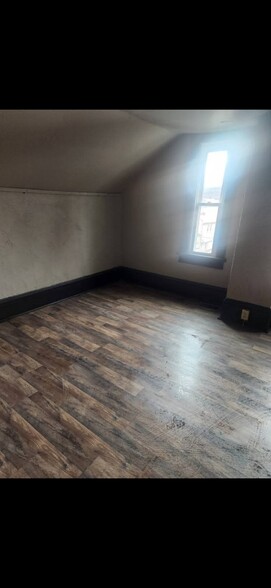 Building Photo - 502 2nd St