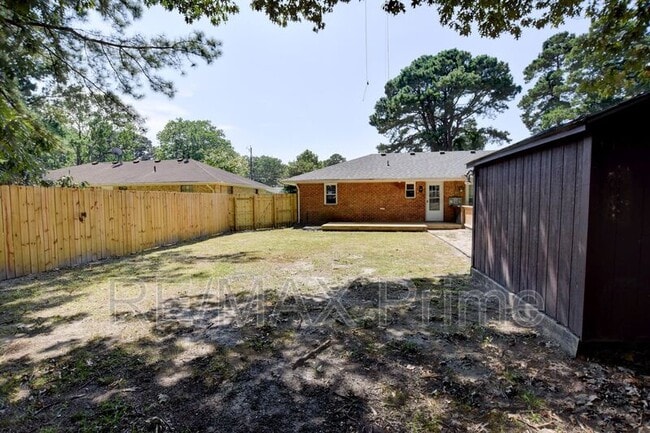 Building Photo - 1306 Linden Ave