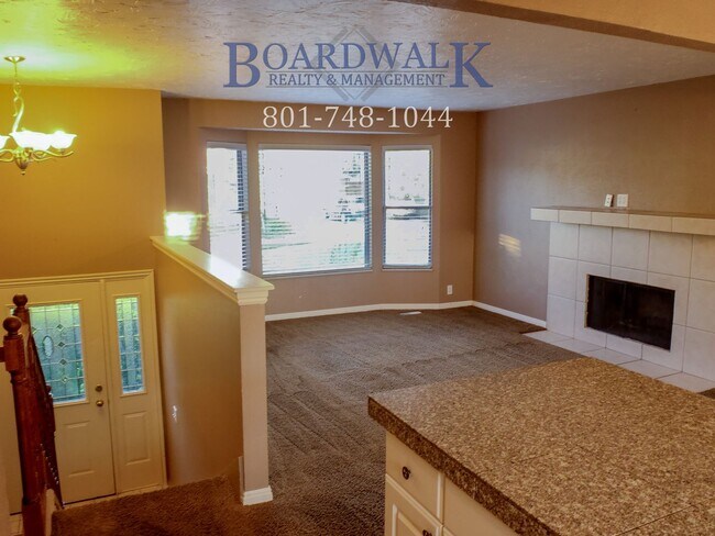 Building Photo - Spectacular home in Cottonwood Heights!