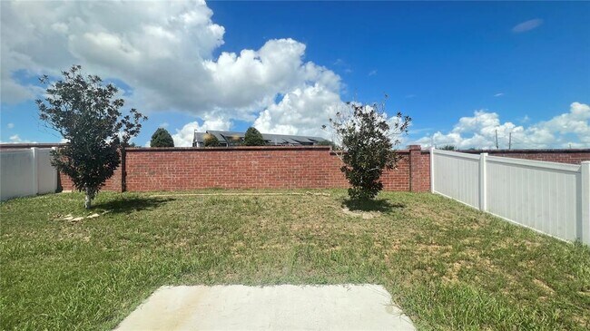 Building Photo - 13609 Laranja St