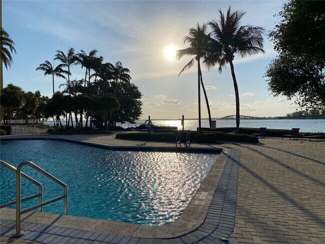 Building Photo - 2451 Brickell Ave