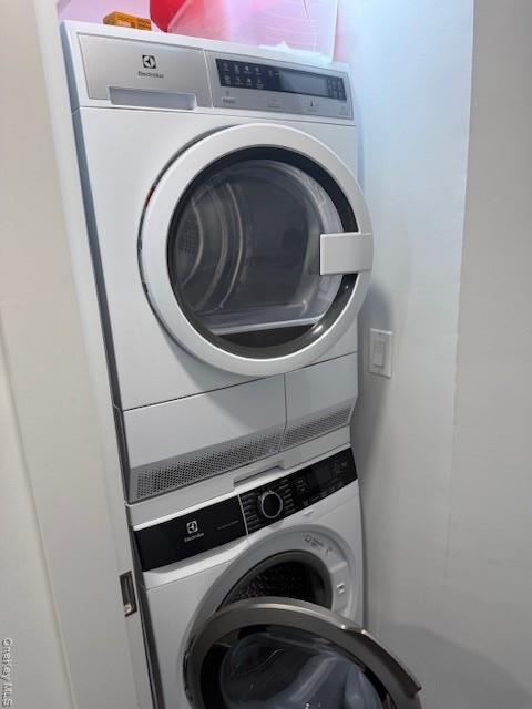 Building Photo - 21-41 71st St