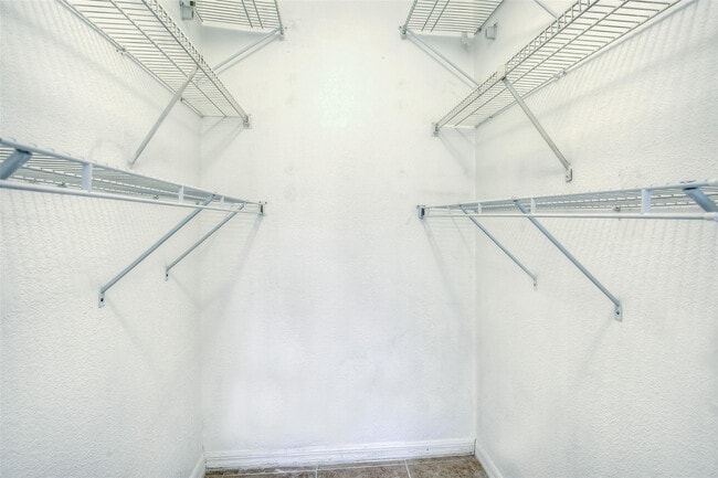 Building Photo - 663 Vista Isles Dr