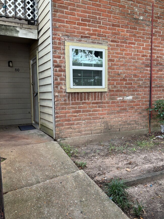Primary Photo - 10601 South Dr