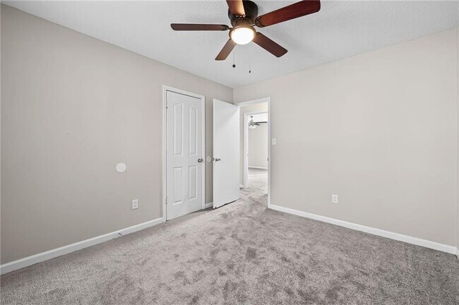 Building Photo - 5345 Memorial Ln SW