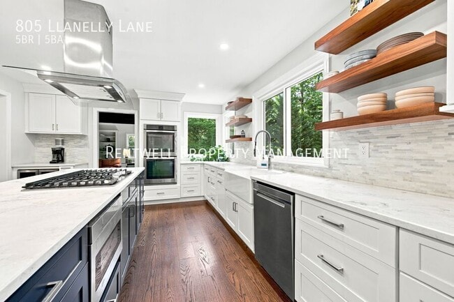 Building Photo - 805 Llanelly Ln