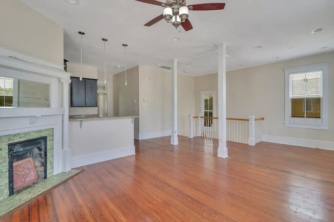 Building Photo - 2 BED | 2 BATH | PRIVATE FRONT AND BACK PORCH | MIDTOWN