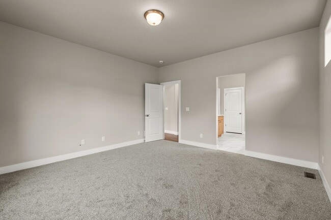 Building Photo - 16353 Cattle Crk Ct