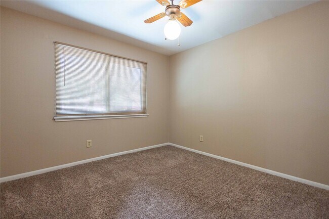 Building Photo - 27245 Kane Ln