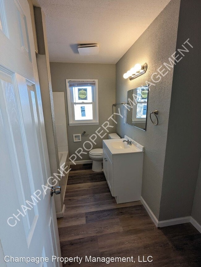 Building Photo - 3 br, 1 bath House - 5806 Fairlane Dr.