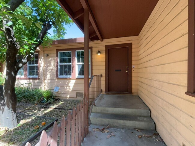 Building Photo - 317-319 D Street