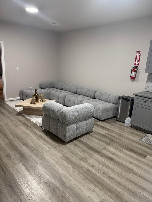 Building Photo - 373 Broadway