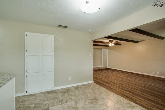 Building Photo - 2313 Randolph Dr