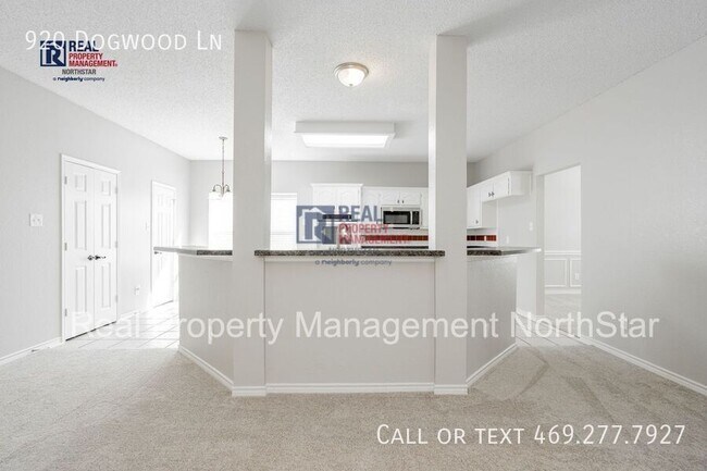 Building Photo - 920 Dogwood Ln