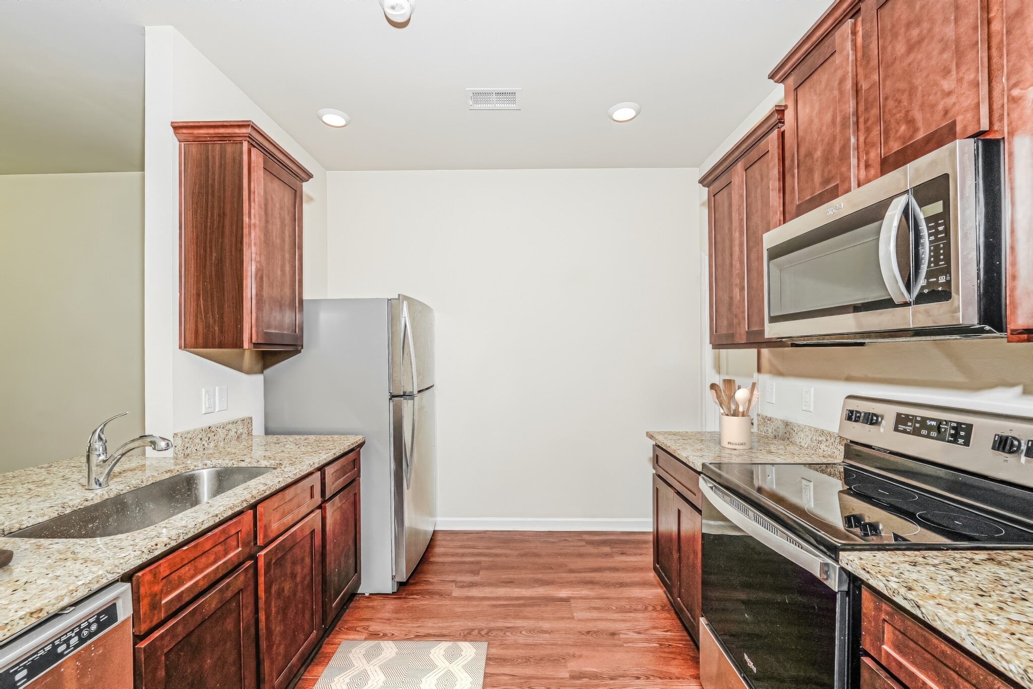 Building Photo - 6310 Rainbow Row