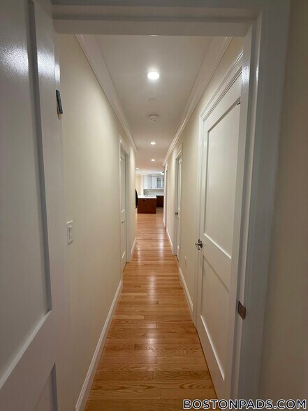 Building Photo - 1443 Beacon St