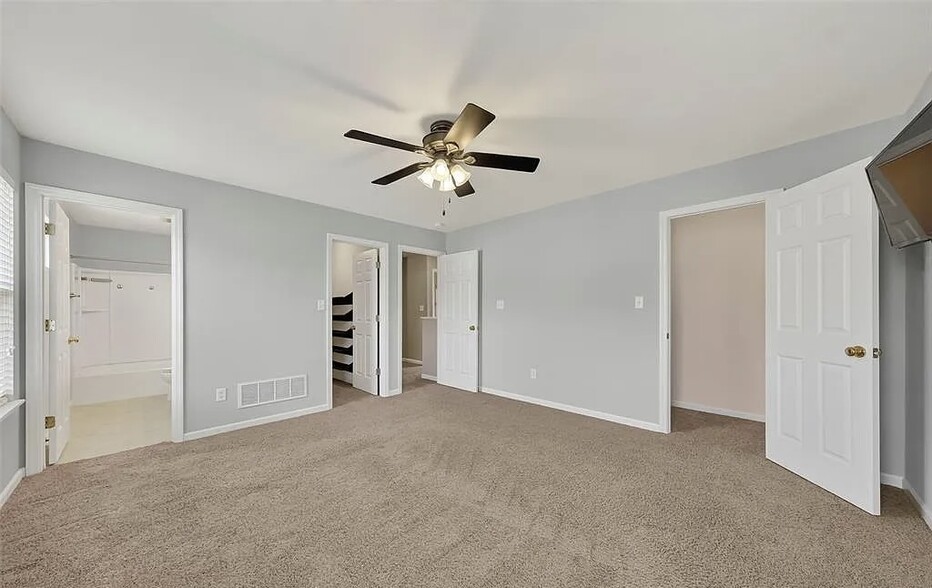 Building Photo - 607 Spring Mnr