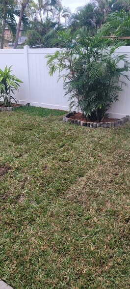 Building Photo - 3360 NE 16th Ave