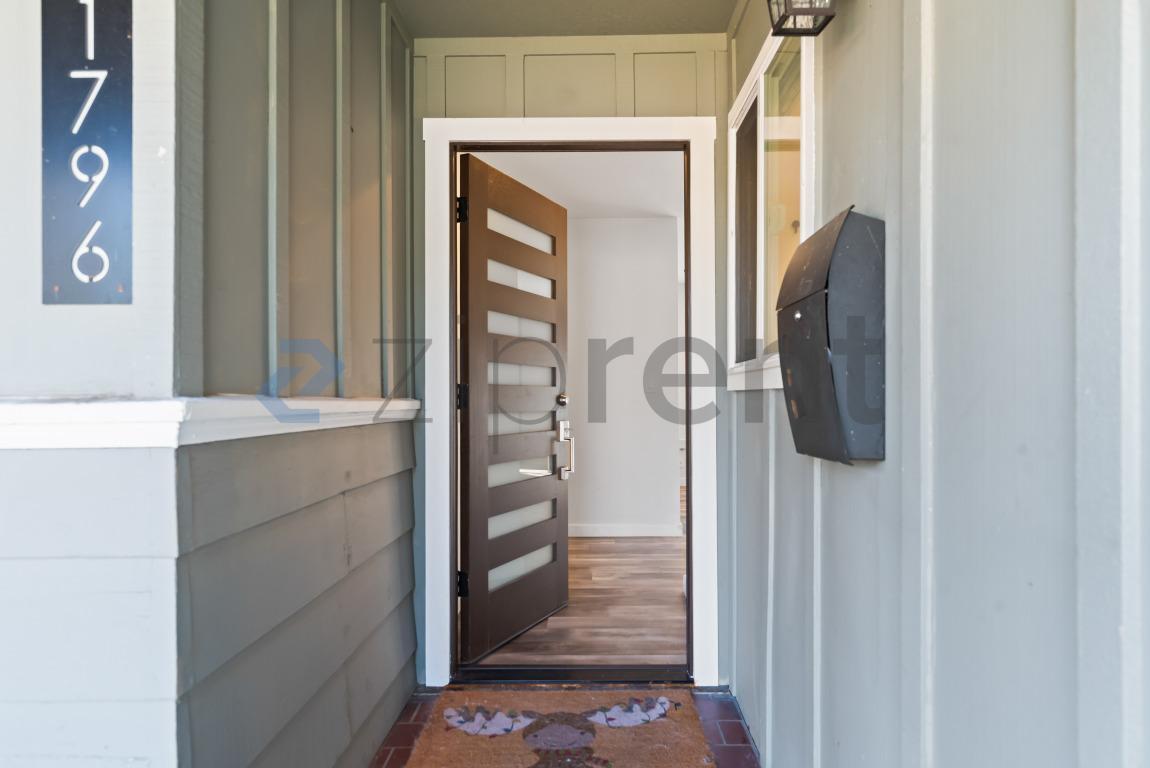 Building Photo - Unit