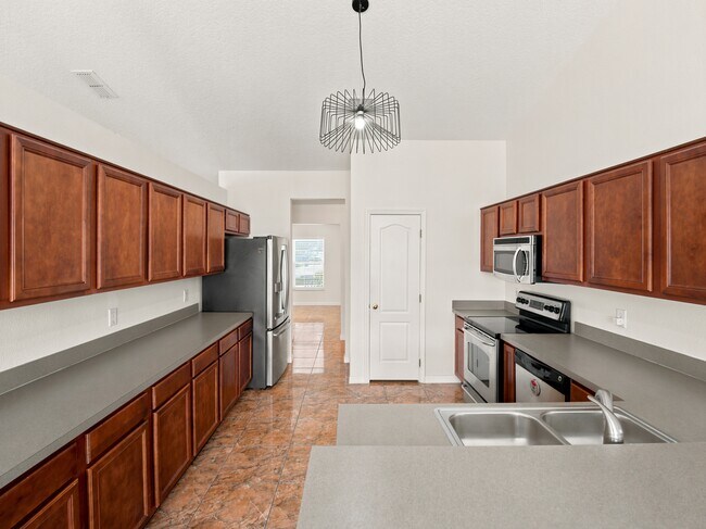 Building Photo - 6013 Brick Rd