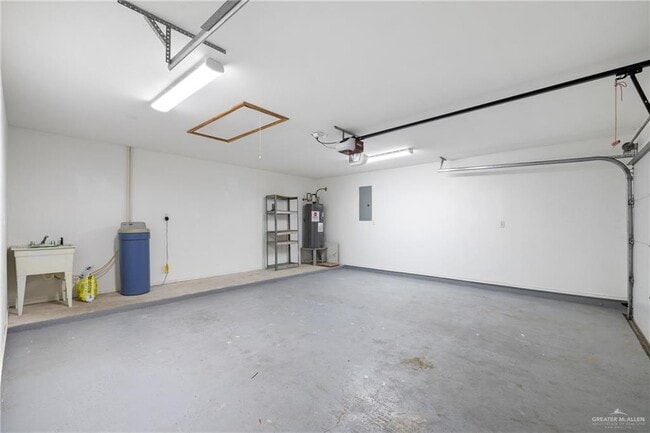 Building Photo - 22 E Beech St