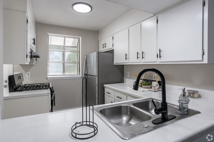 Primary Photo - Southridge