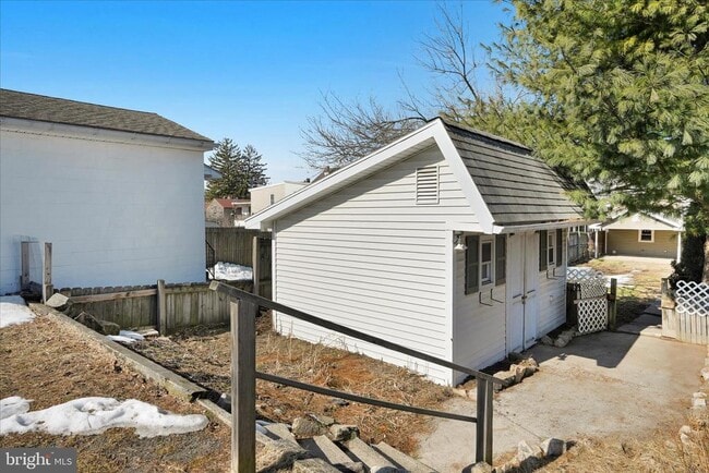 Building Photo - 430 E Main St