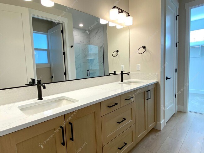 Building Photo - Brand NEW Pahlisch 3 BR - 2BA Home in Southeast Bend