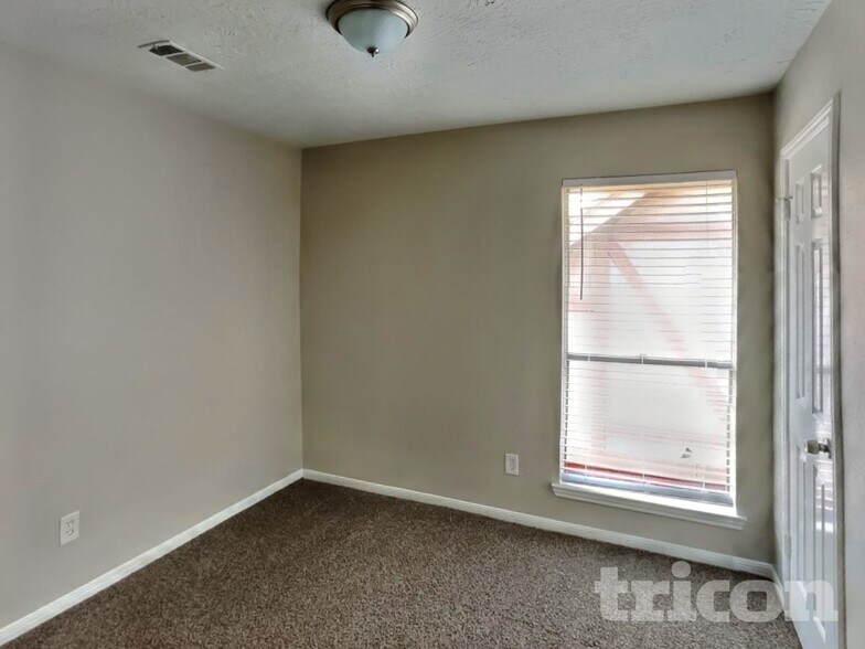 Building Photo - 3326 Doherty Pl