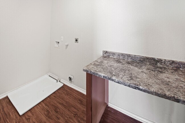 Building Photo - 2127 Red Rock Xing