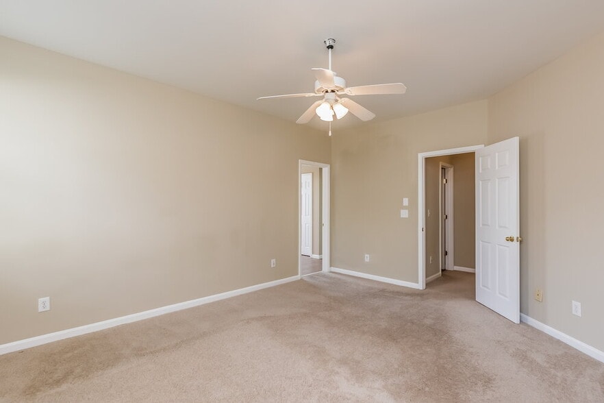 Building Photo - 6049 Brookmere Ln SE