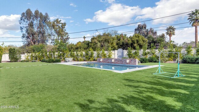 Building Photo - 5119 N 41st St