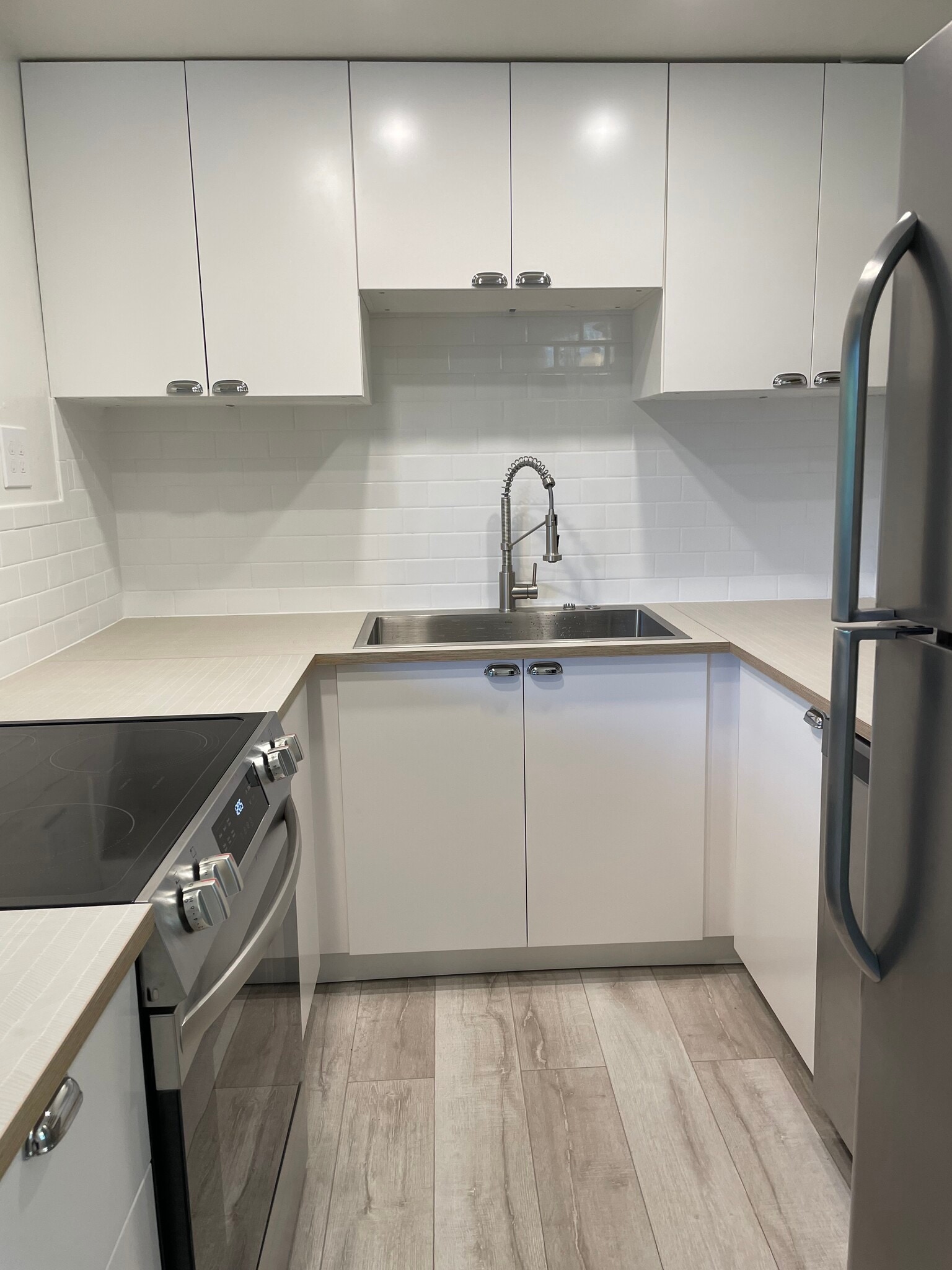 Ample counter space - 2934 2nd Ave N