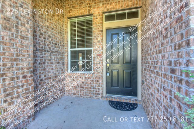 Building Photo - 225 Lexington Dr