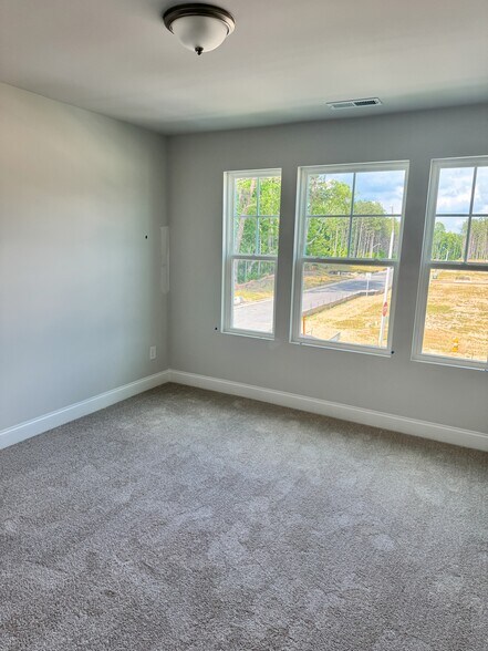 Bed Room - 833 Portland Rose Dr