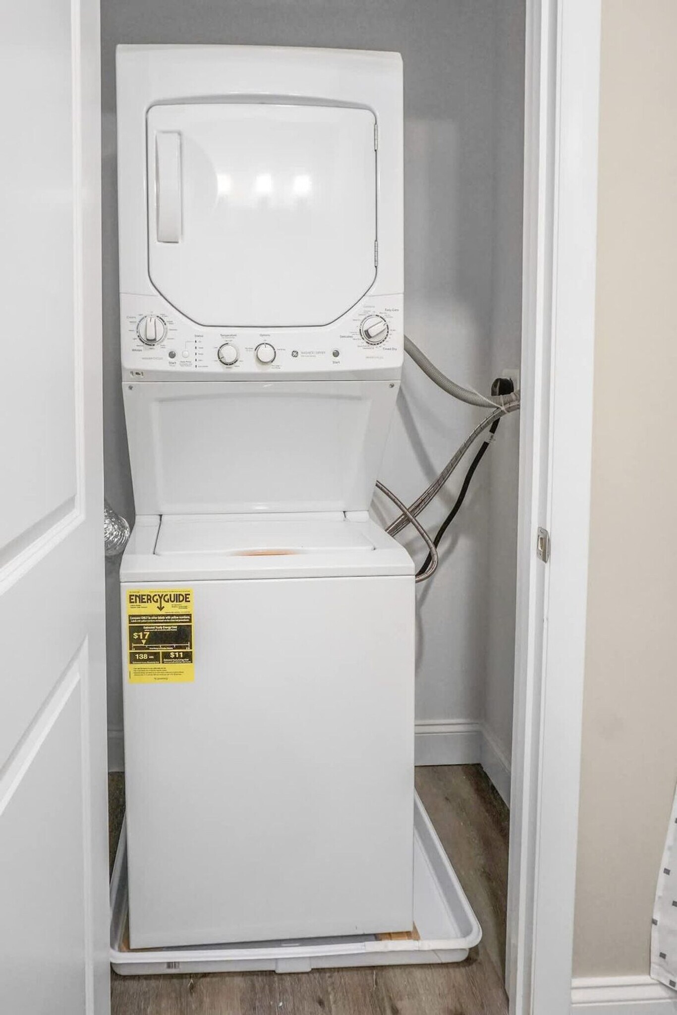 Building Photo - 140 Pearl St