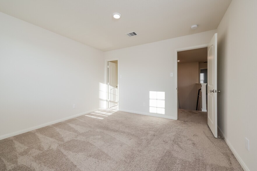 Building Photo - 8414 Bermuda Blue Rd