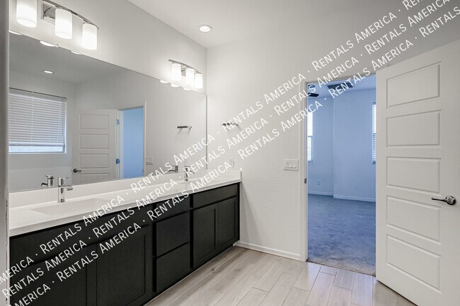 Building Photo - 5509 N 108th Ave