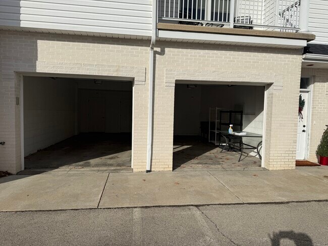 Building Photo - 208 Adams Pointe Blvd