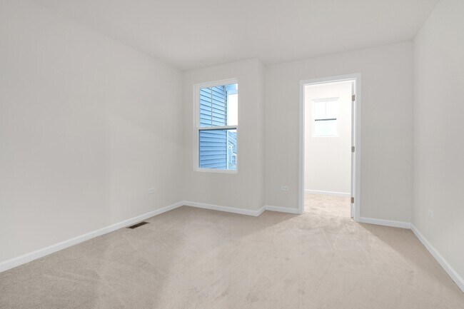 Building Photo - 5913 Hawkweed Dr