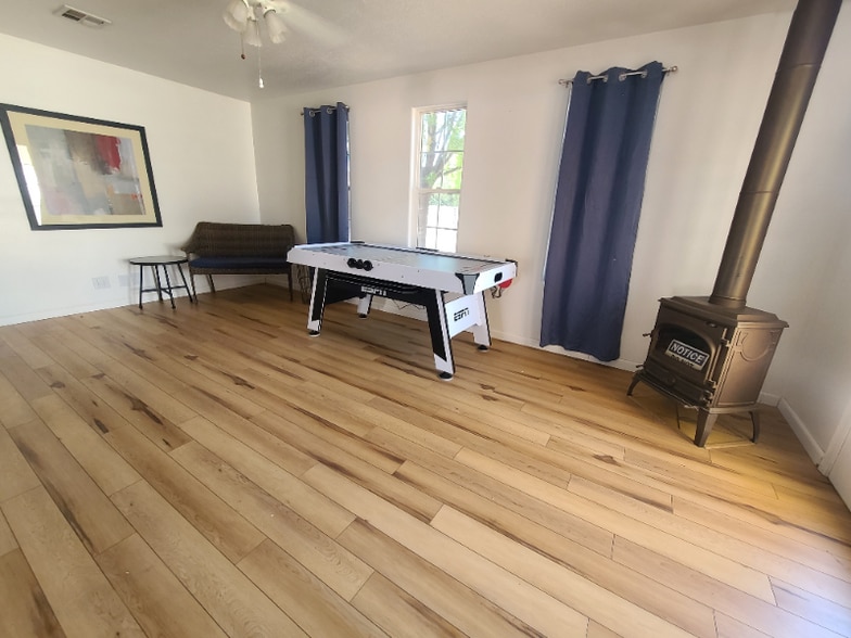 Building Photo - 991 N 2100 W