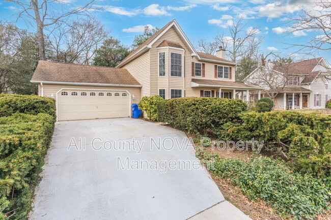 Building Photo - 3528 Pine Cone Cir