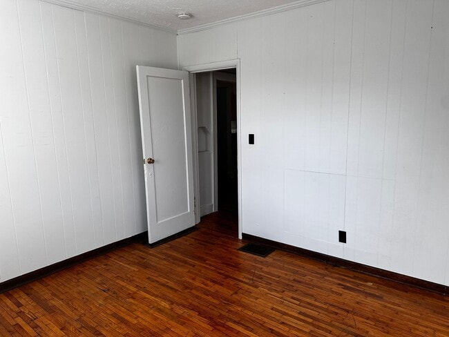 Building Photo - East Nashville, Walk to Riverside Village