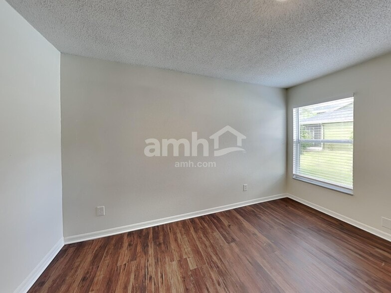 Building Photo - 4004 Malickson Dr