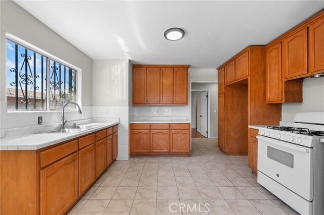 Building Photo - 207 Flora St