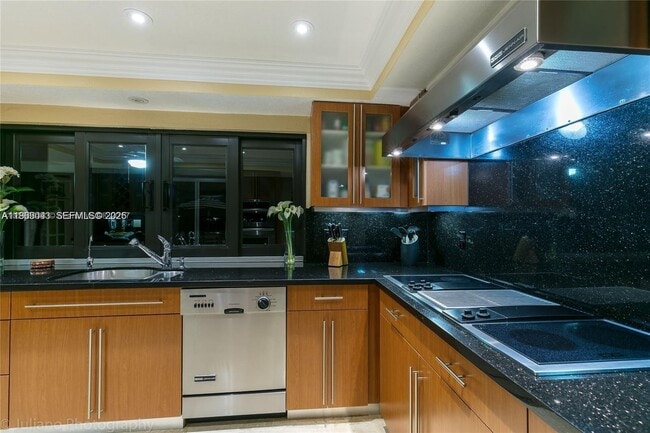 Building Photo - 19701 W Oakmont Dr